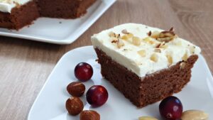 Read more about the article ŚWIĄTECZNY PIERNIK z kremową polewą
