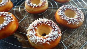 Read more about the article MIĘCIUTKIE KETO PĄCZKI BEZ SMAŻENIA