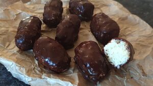 Read more about the article KETO Bounty Kokosowe batoniki