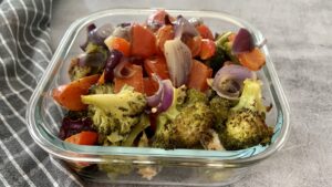 Read more about the article Pieczony kurczak z warzywami