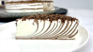 Read more about the article Przepis na kremowy SERNIK ZEBRA bez pieczenia. Wersja bez cukru