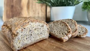 Read more about the article Odkryj przepis na KETO chleb, który zachowuje świeżość przez kilka dni. Bez mąki i węglowodanów