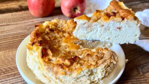 Read more about the article Odkryj przepis na Sernik z Szarlotką – ciasto, które przygotujesz bez cukru