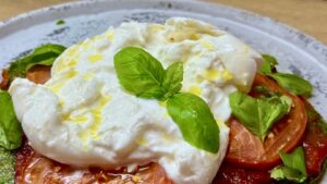 keto pizza ze szpinaku