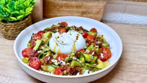 sałatka cukinia burata