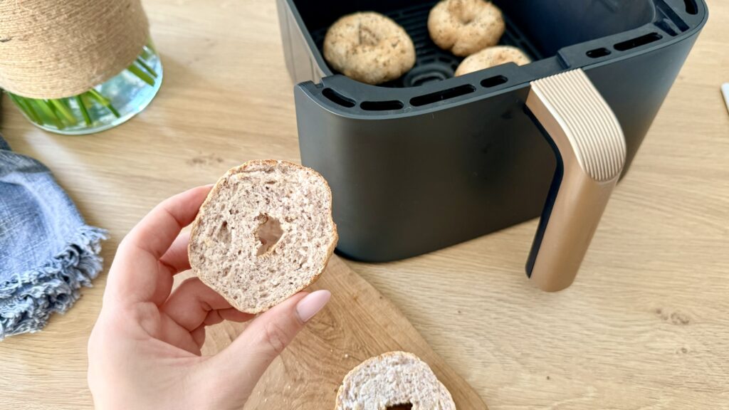 Bajgle z twarogu – chrupiące pieczywo w kilka minut bez mąki